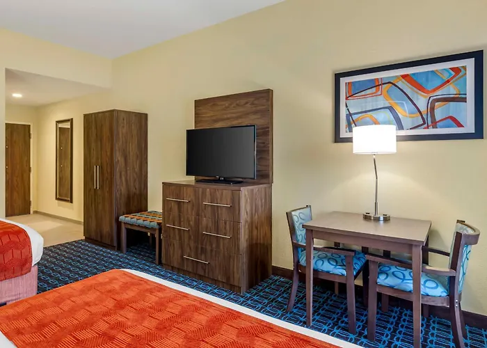 Best Western Plus North Shore Hotel